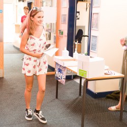 alevelresultsday130820 033 alevelresultsday130820 033